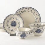 Wall plate hanger accessory for displaying decorative plates
