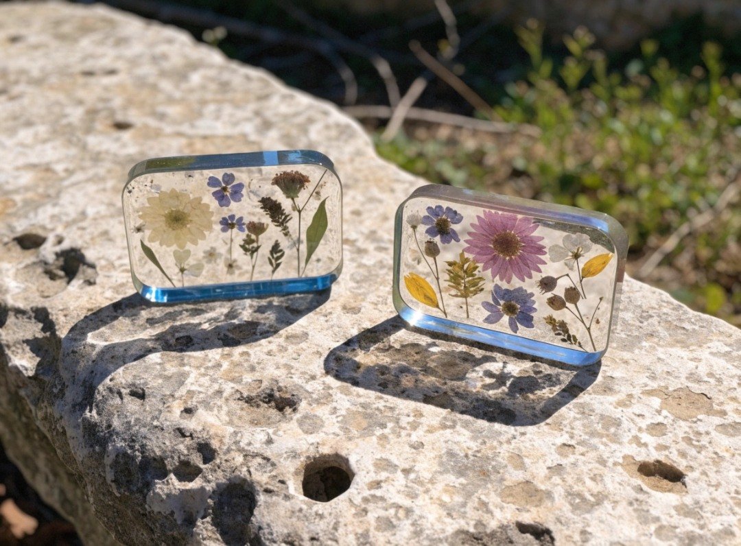 Pressed flower glass frame craft for a handmade Christmas gift